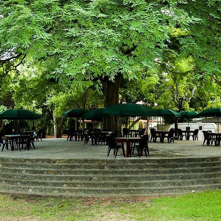 Malwathu Oya Caravan Park Bed & Breakfast Anuradhapura Dış mekan fotoğraf
