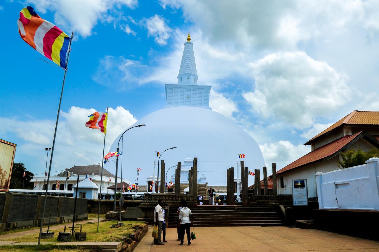 Malwathu Oya Caravan Park Bed & Breakfast Anuradhapura Dış mekan fotoğraf