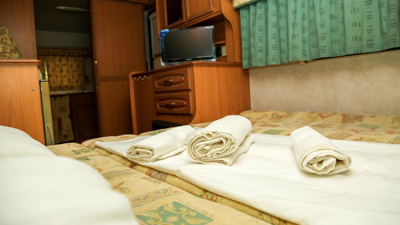 Malwathu Oya Caravan Park Bed & Breakfast Anuradhapura Dış mekan fotoğraf
