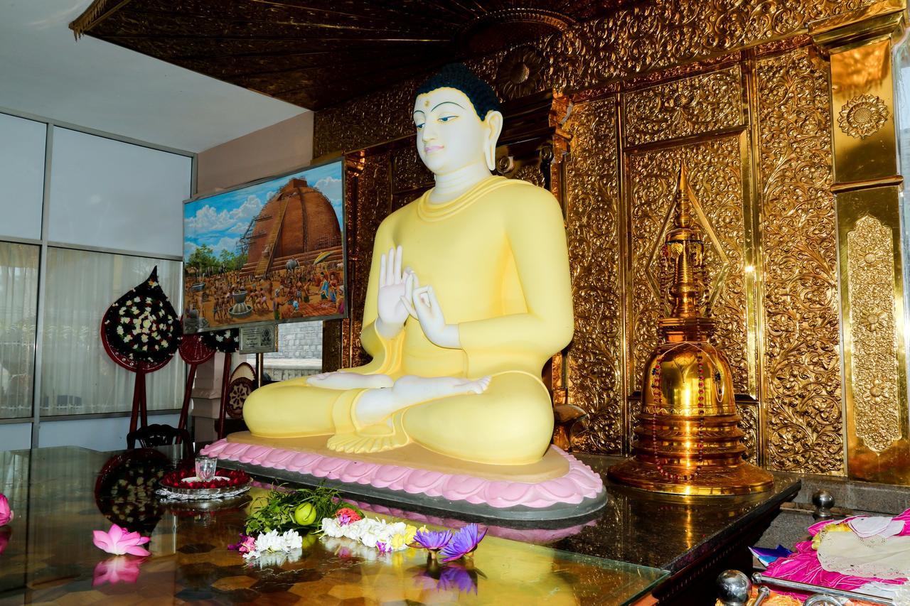 Malwathu Oya Caravan Park Bed & Breakfast Anuradhapura Dış mekan fotoğraf