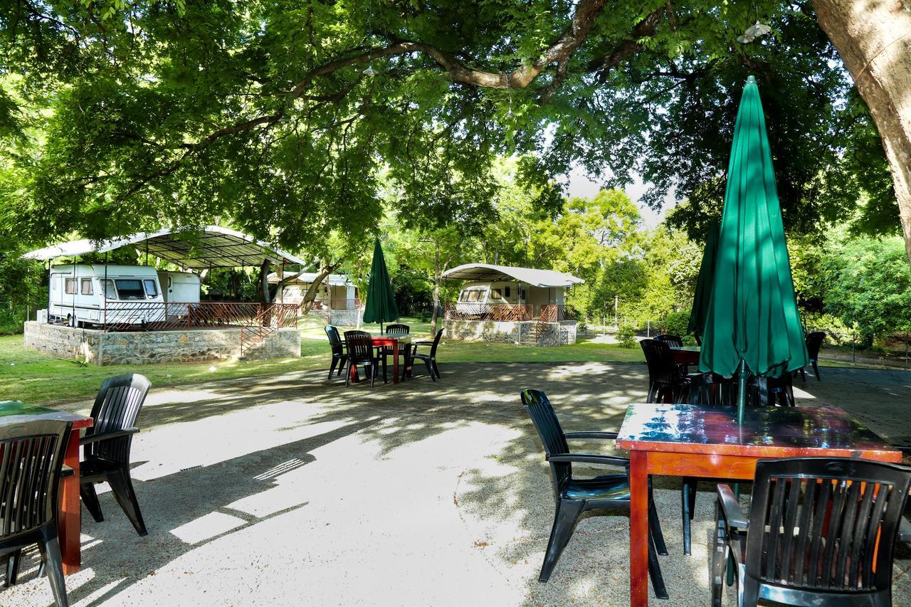 Malwathu Oya Caravan Park Bed & Breakfast Anuradhapura Dış mekan fotoğraf