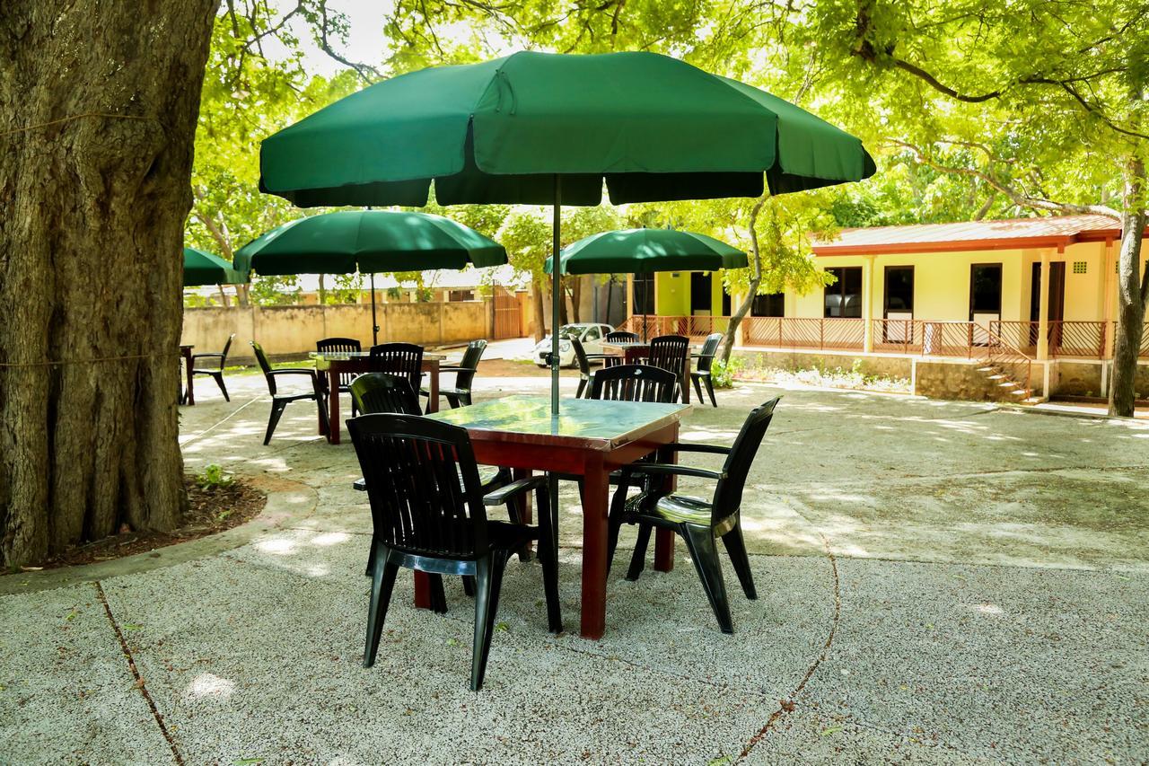 Malwathu Oya Caravan Park Bed & Breakfast Anuradhapura Dış mekan fotoğraf